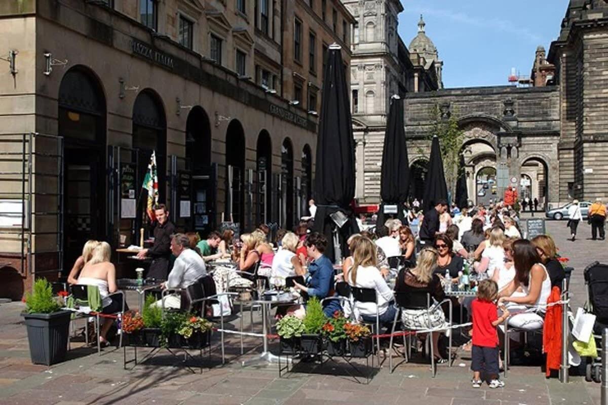 City Centre Apartment W Parking & Hyperoptic Wifi Glasgow Buitenkant foto
