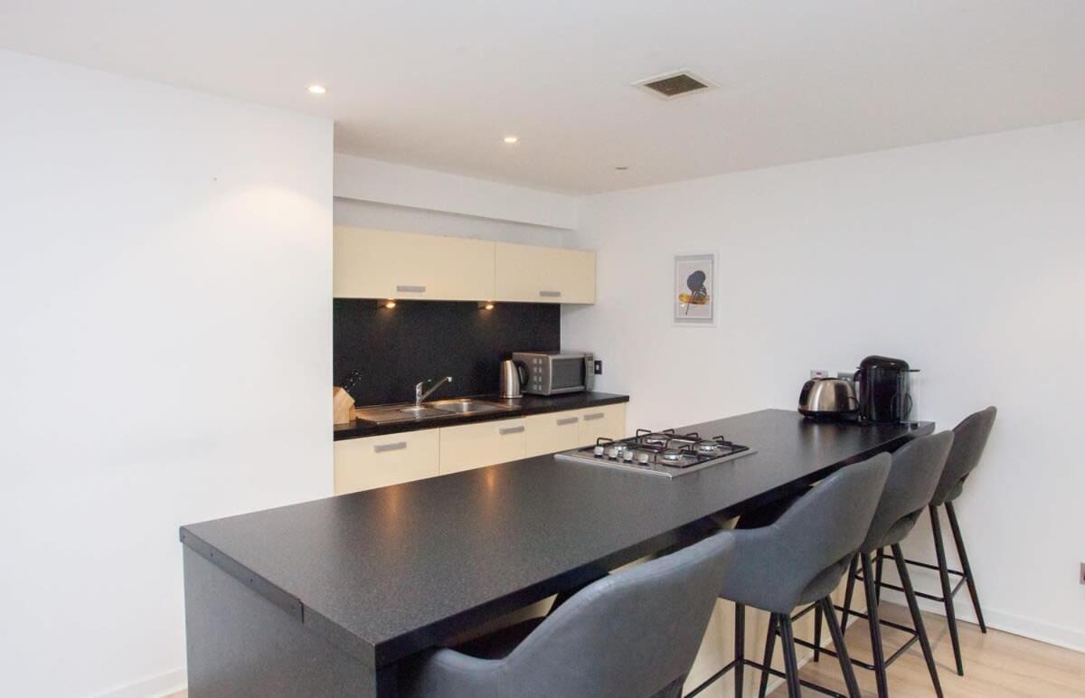 City Centre Apartment W Parking & Hyperoptic Wifi Glasgow Buitenkant foto