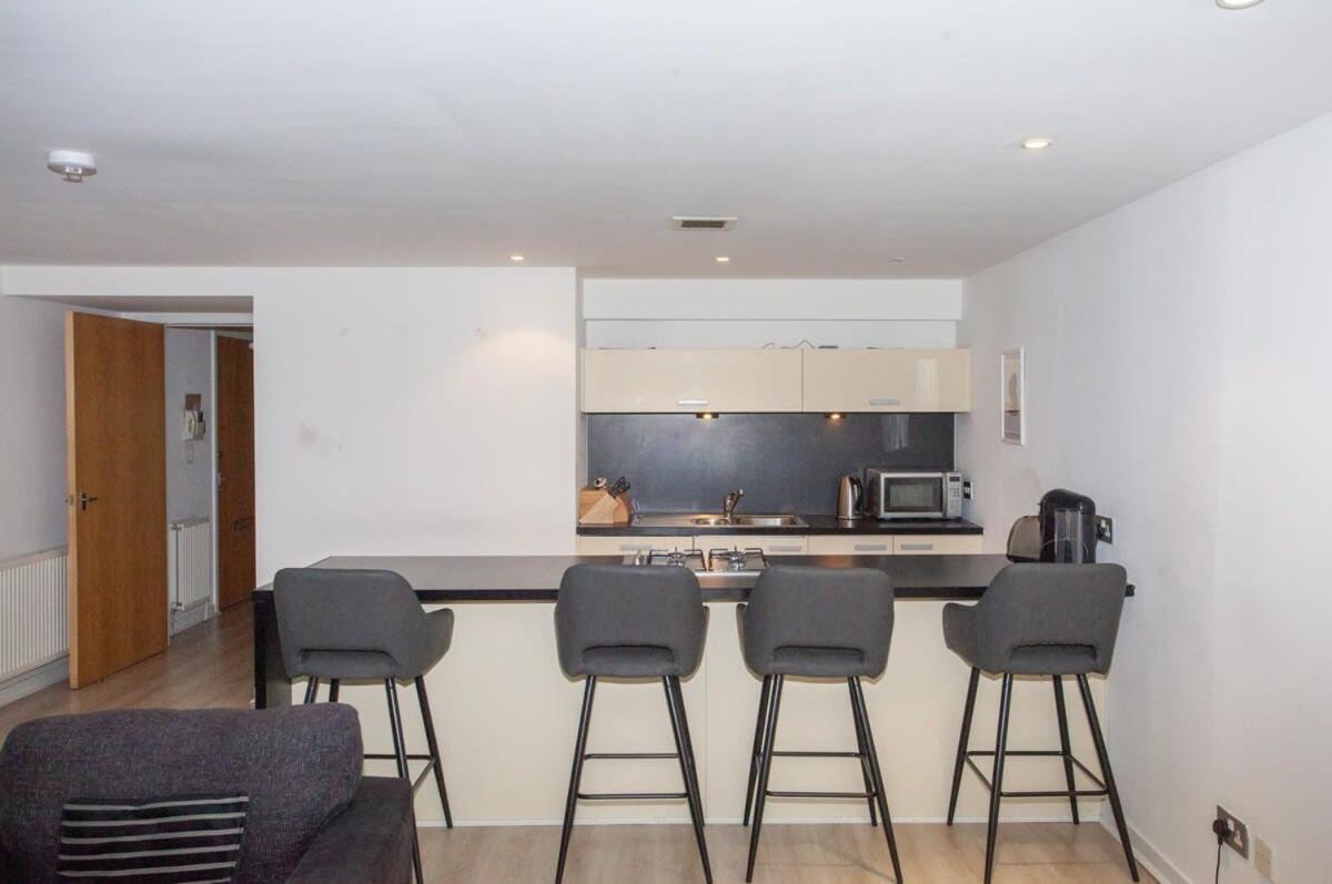 City Centre Apartment W Parking & Hyperoptic Wifi Glasgow Buitenkant foto