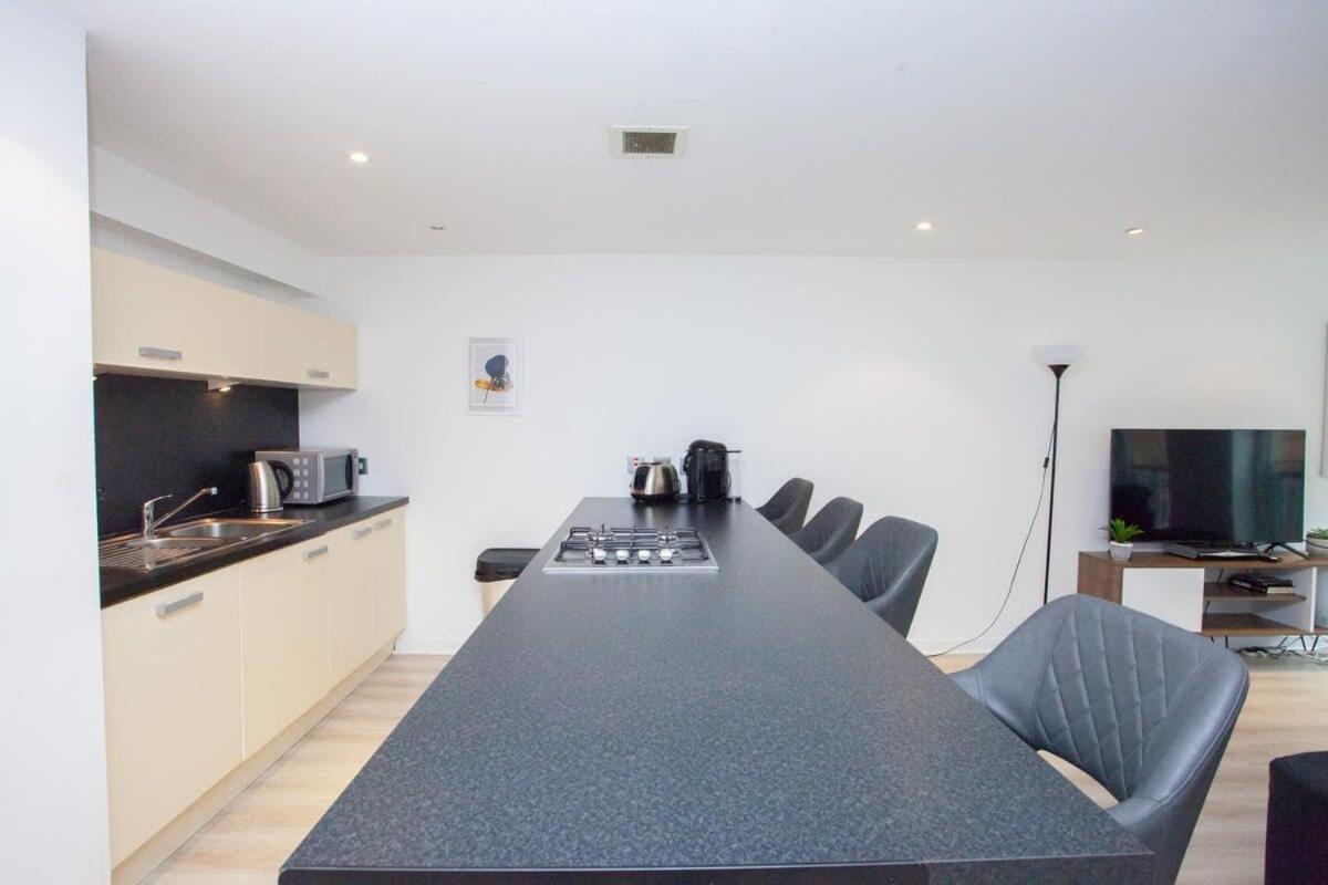 City Centre Apartment W Parking & Hyperoptic Wifi Glasgow Buitenkant foto
