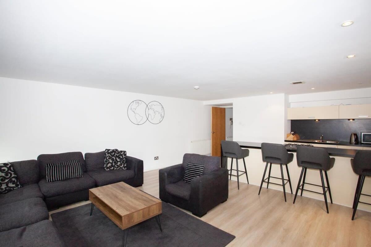 City Centre Apartment W Parking & Hyperoptic Wifi Glasgow Buitenkant foto